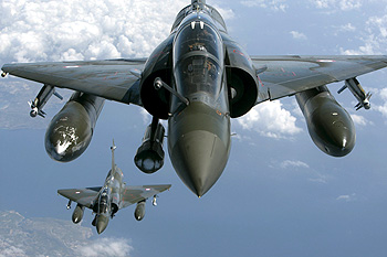 Aviones tipo Mirage de las Fuerzas Aéreas francesas volando el pasado 26 de marzo del 2011. Aviones tipo Mirage de las Fuerzas Aéreas francesas volando el pasado 26 de marzo del 2011.