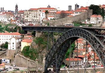 Vista de la ciudad de Oporto (Portugal) Vista de la ciudad de Oporto (Portugal)