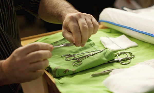 Bisturis Y Bisturies El Plural De Las Palabras Acabadas En I Fundeu