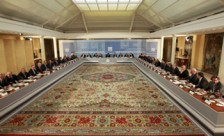 Reunión en el salón de columnas del Palacio de la Moncloa del presidente del Gobierno con los principales empresarios españoles (26/3/2011)