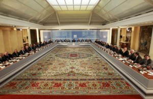 Reunión en el salón de columnas del Palacio de la Moncloa del presidente del Gobierno con los principales empresarios españoles (26/3/2011)