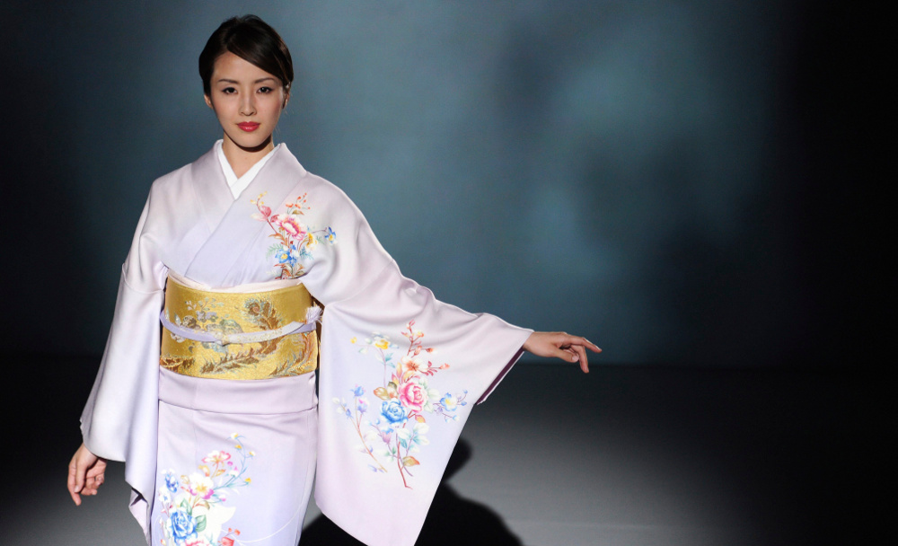 Mareo Stevenson Isaac kimono», mejor que «quimono» | FundéuRAE