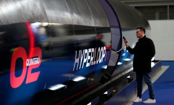 «supersonic capsule» or «ultrafast», better than «hyperloop»